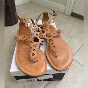 Dolce Vita Women’s Jolee - Caramel Cut out T-strap sandals - size 8
